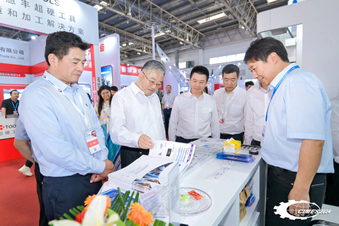 第十九届中国国际机床展览会开幕 格力等品牌机床新品及高端装备亮相