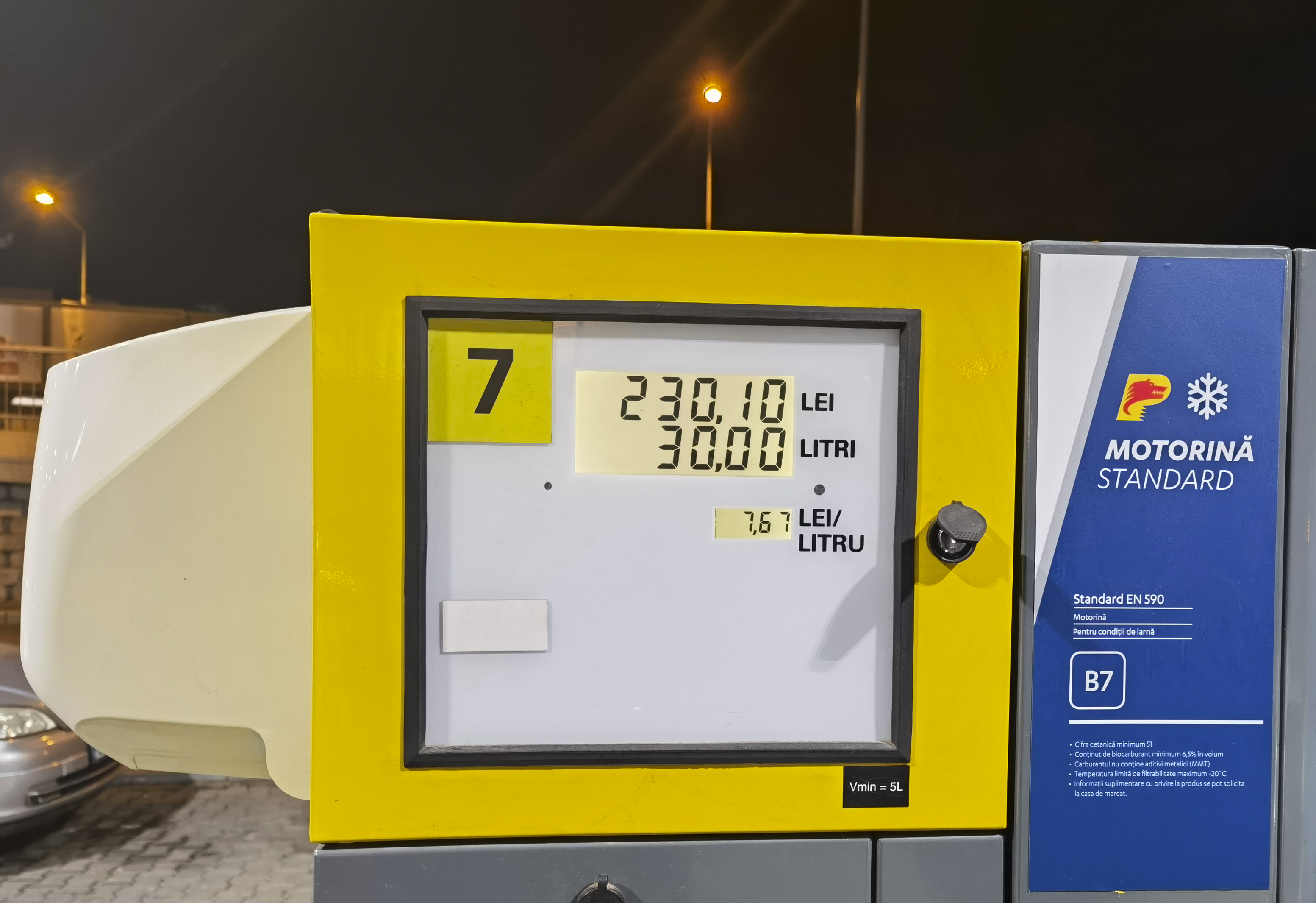 【实探】美国人连夜排队抢购的中国相机，原来是“深圳智造”！