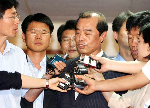 韩国副总理兼教育部长李周浩任韩国代总统