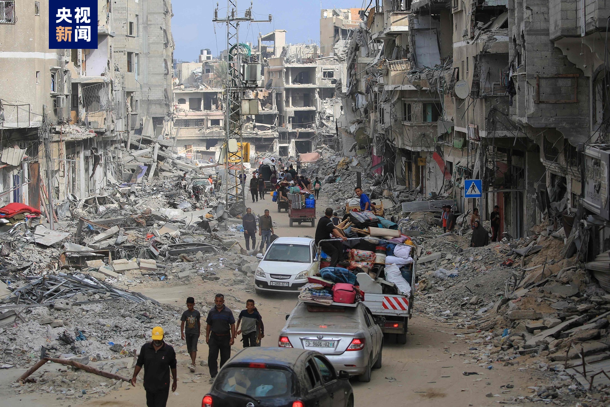 以军轰炸加沙一处住宅！以高官：若下周未达成人质交换协议，将对加沙发动大规模攻势！