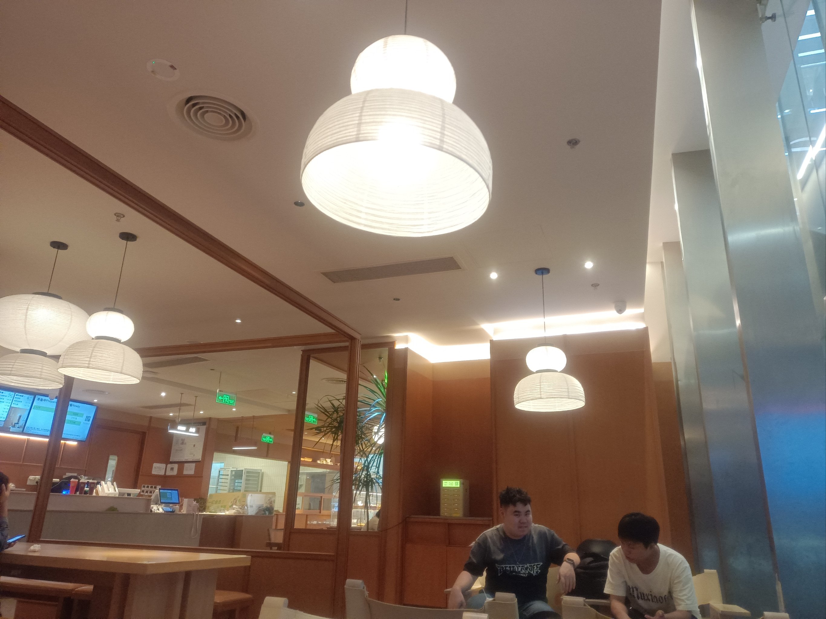 奈雪的茶：“五一”假期部分门店订单量激增300%