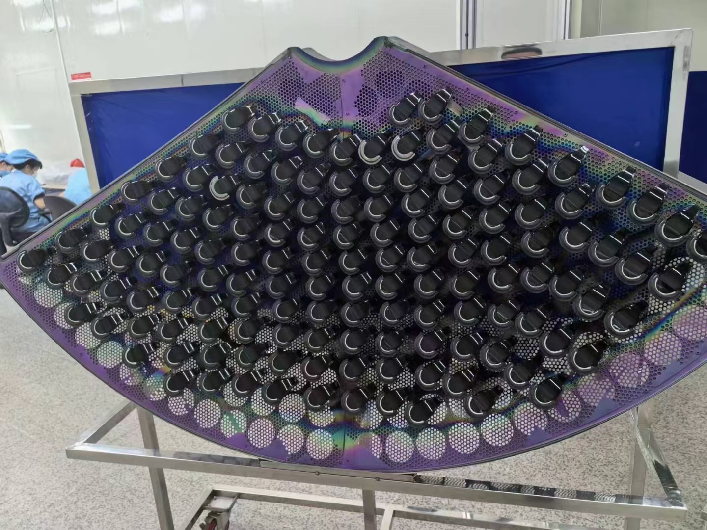 日久光电：全资子公司拟不超过2亿元采购真空磁控溅镀设备