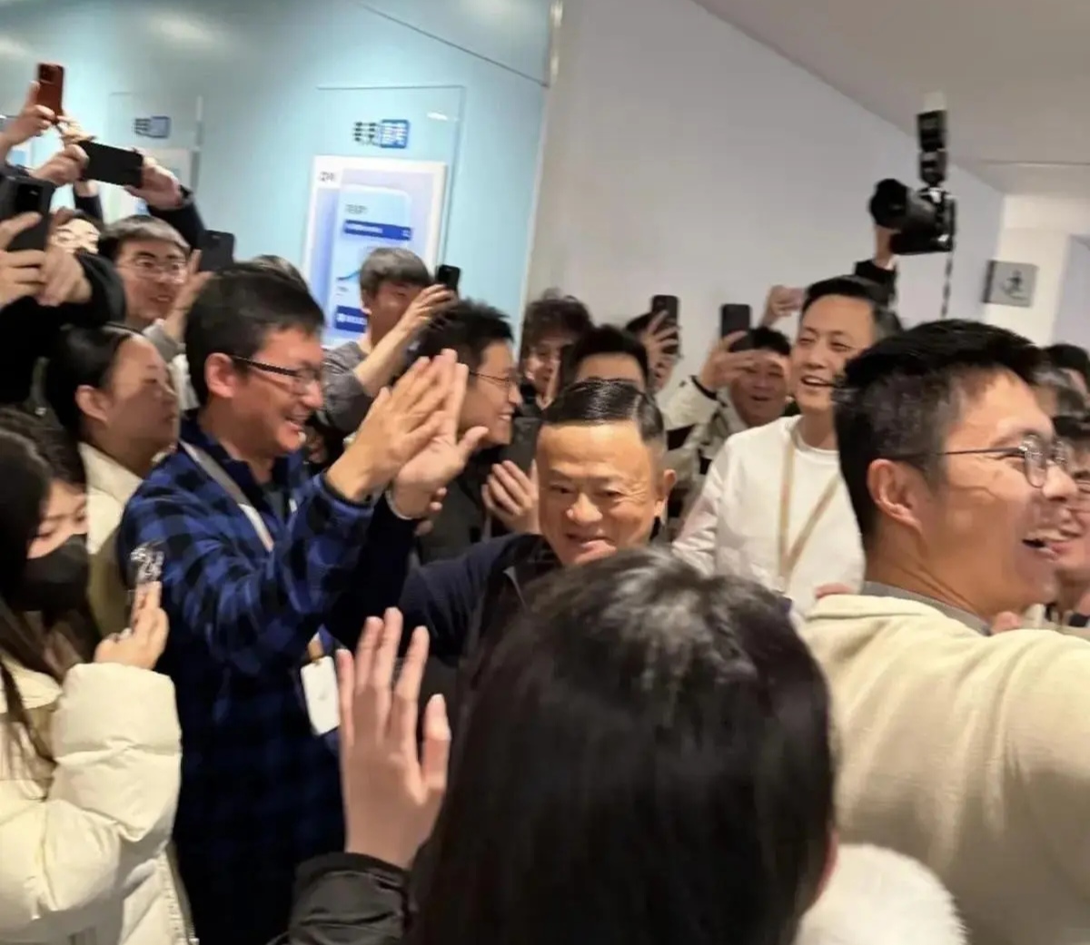 刚刚！阿里CEO吴泳铭发文：回归初心，重新创业！