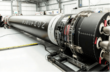 上纬新材：主要产品使用场景广泛理论上有可能在军工领域发挥