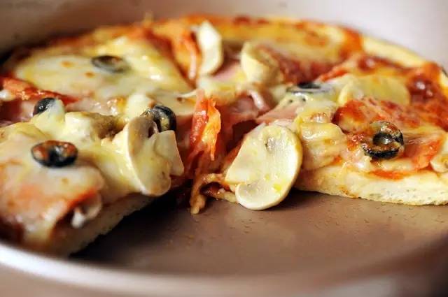 银都股份获得实用新型专利授权：“披萨香肠切片装置及披萨撒料机”