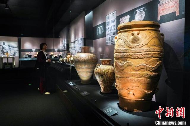 “重现”代达罗斯迷宫：与希腊克里特岛神话相遇｜观展