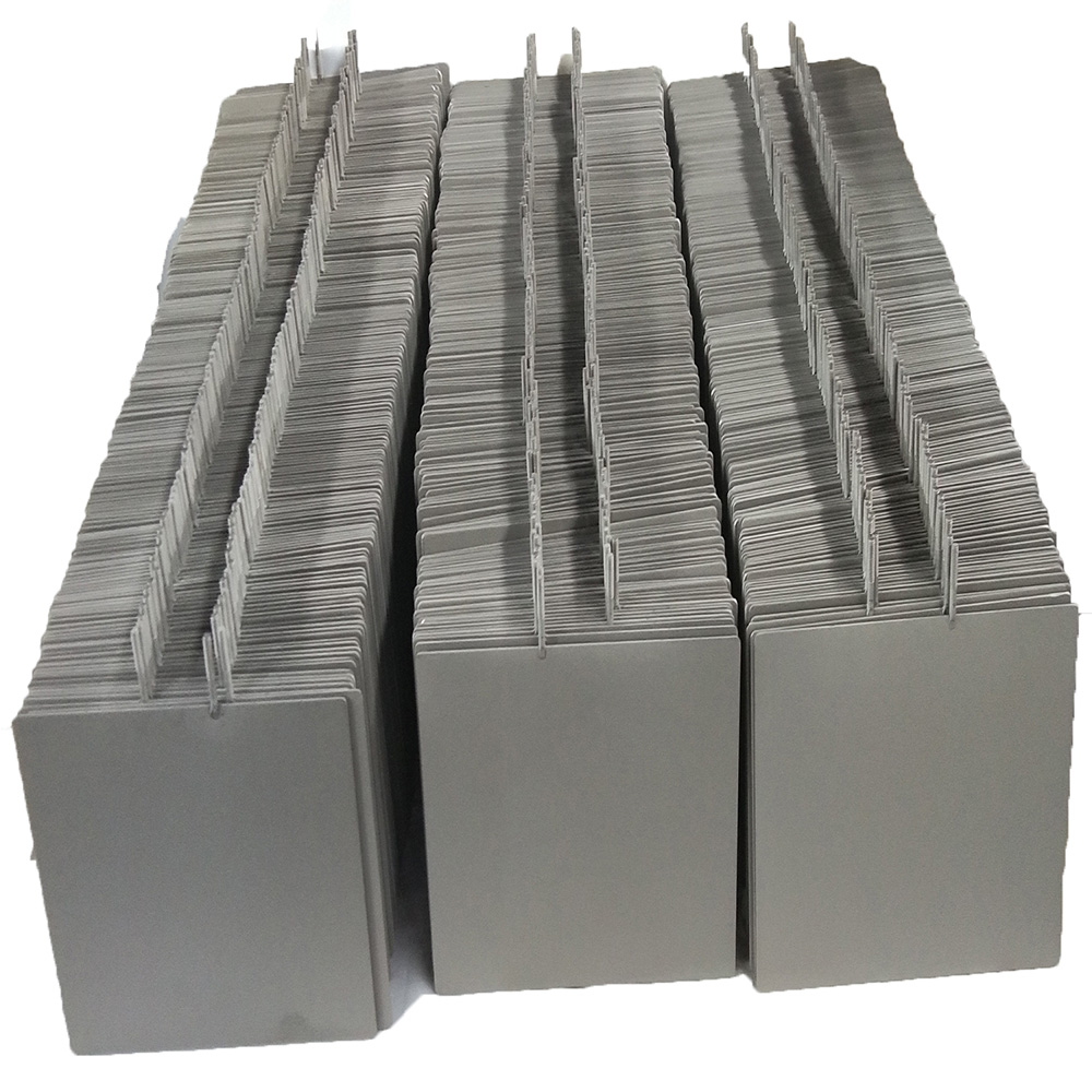 铂科新材：公司的金属软磁芯片电感相比铁氧体电感具有小体积耐大电流易散热的特点