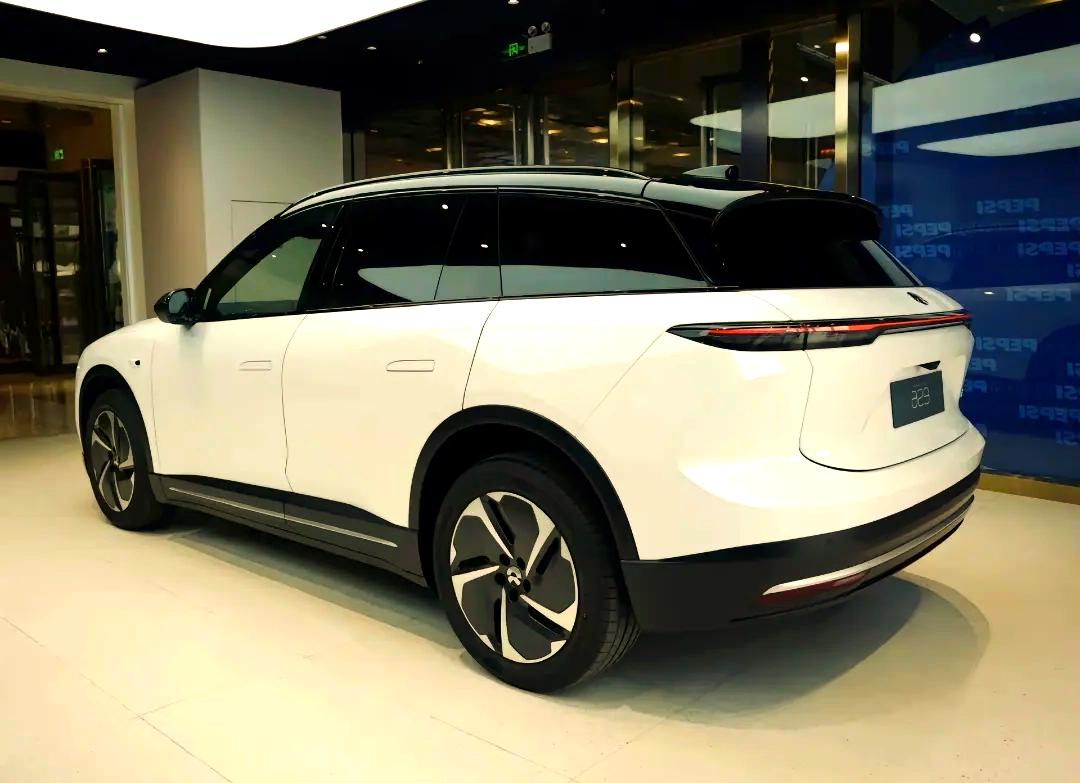 汽车之家二十周年：AI驱动科技创新，智启车生活新纪元