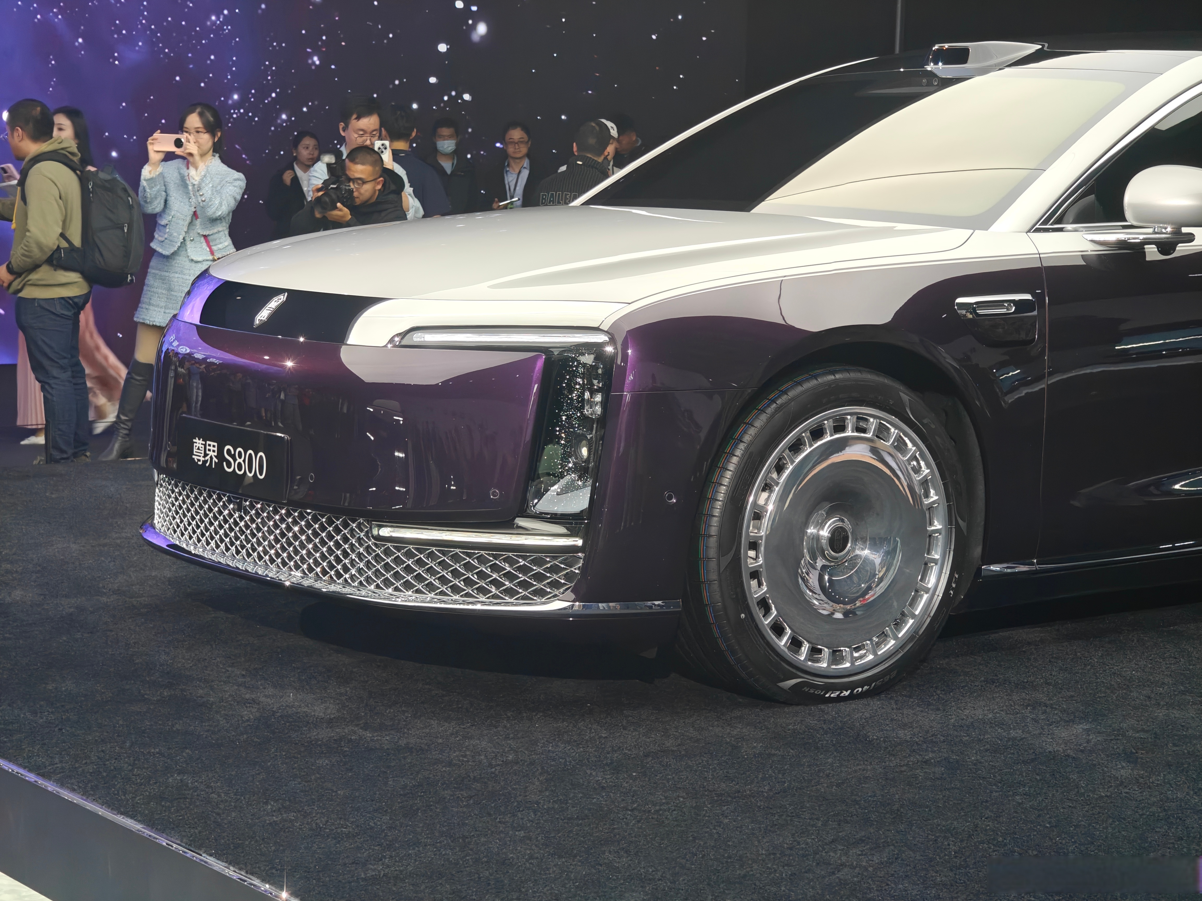 售价70.8万元起！尊界S800正式亮相！