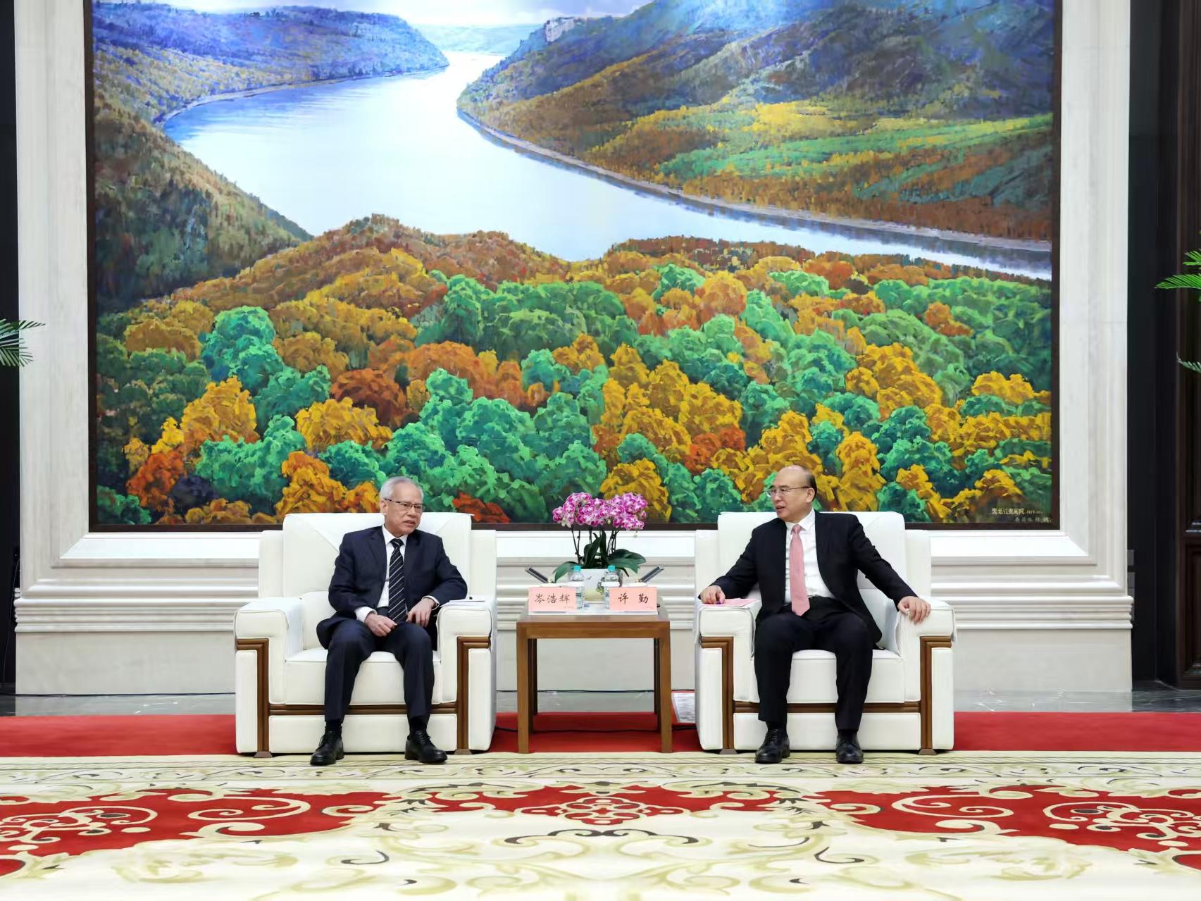 吕瑞浩公参会见非盟委员会经贸司代司长帕特里克