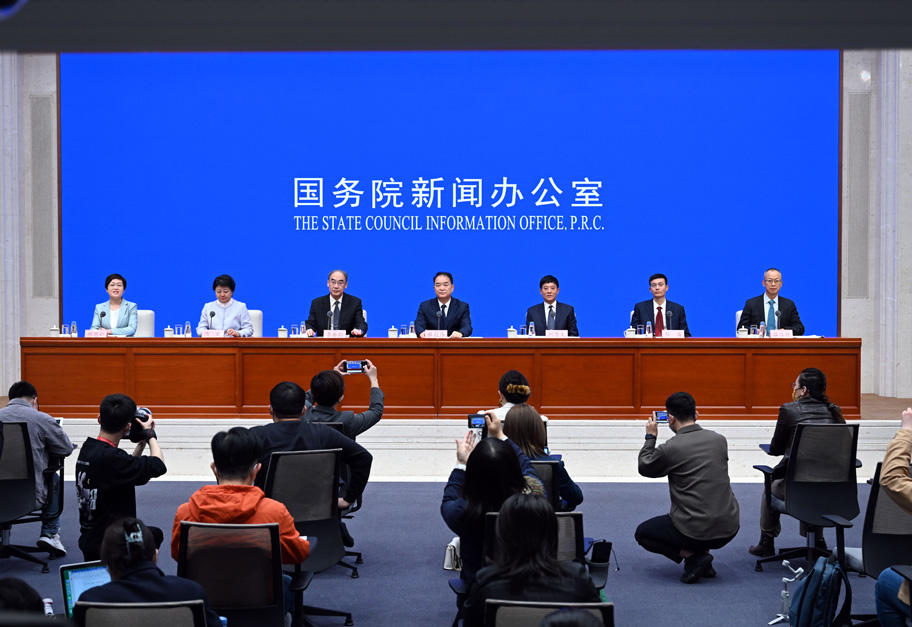 闫先东出任人民银行调查统计司司长