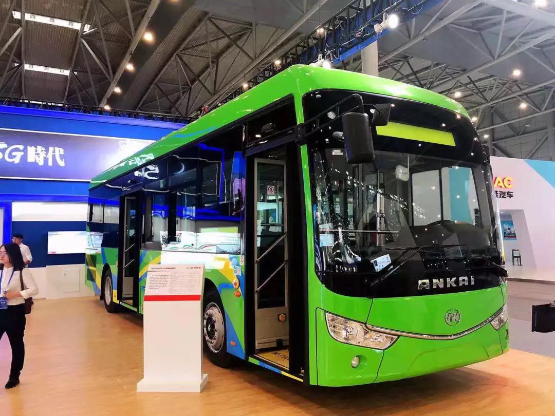 安凯客车获得发明专利授权：“一种三轴客车转向的控制方法、装置及汽车”