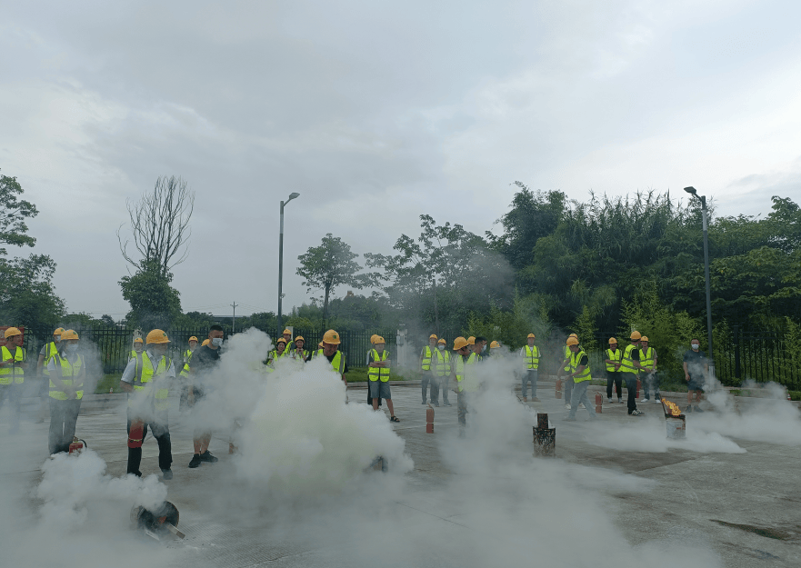 应急管理部持续调度指导湖南临澧县烟花爆竹厂爆炸事故应急处置 派出工作组赶赴现场