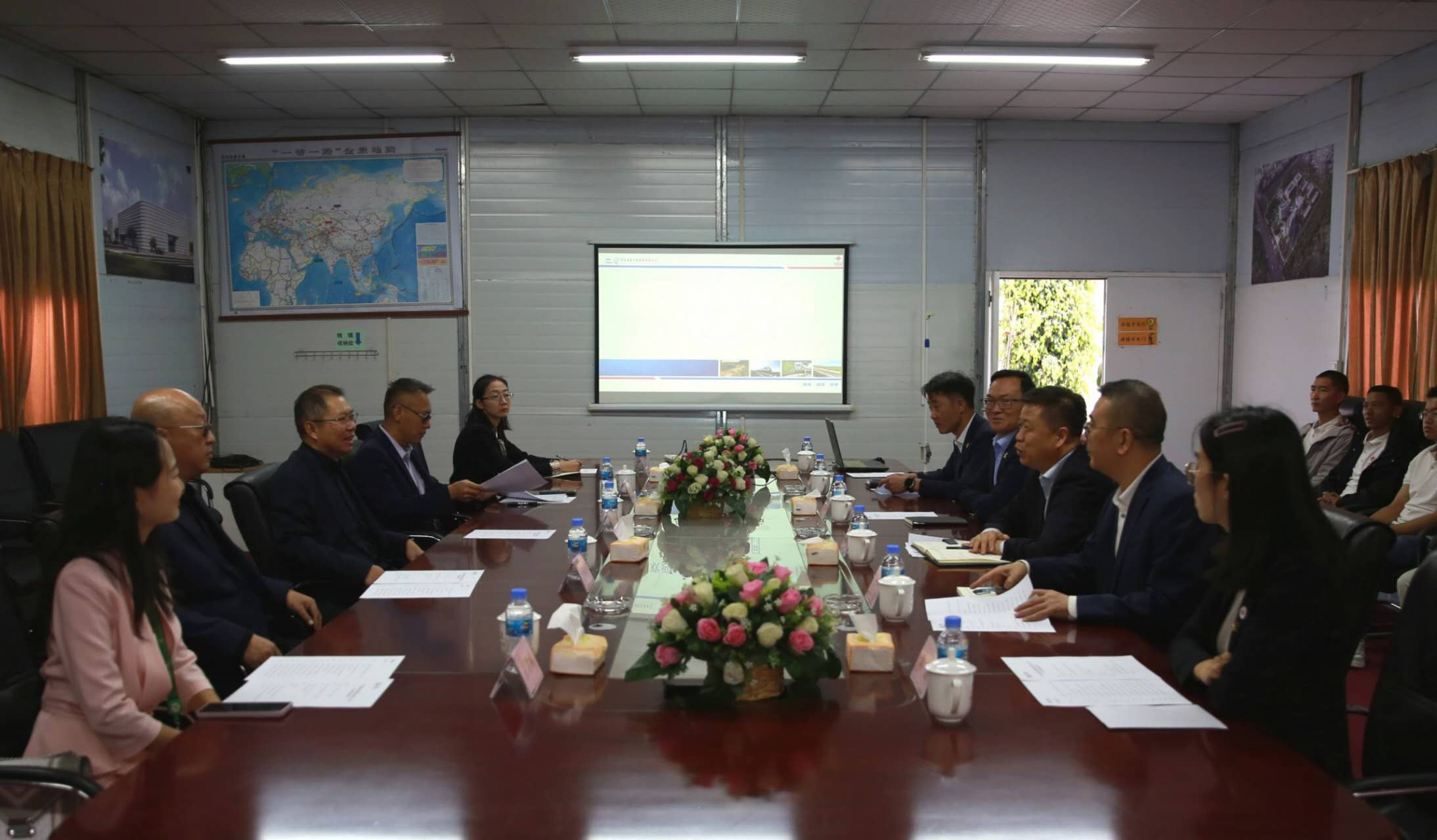 驻非盟使团胡长春大使辞行拜会非盟委员会副主席哈达迪