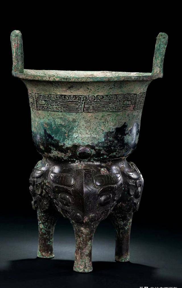 展翅欲飞：青铜器上的凤鸟纹｜读懂青铜器