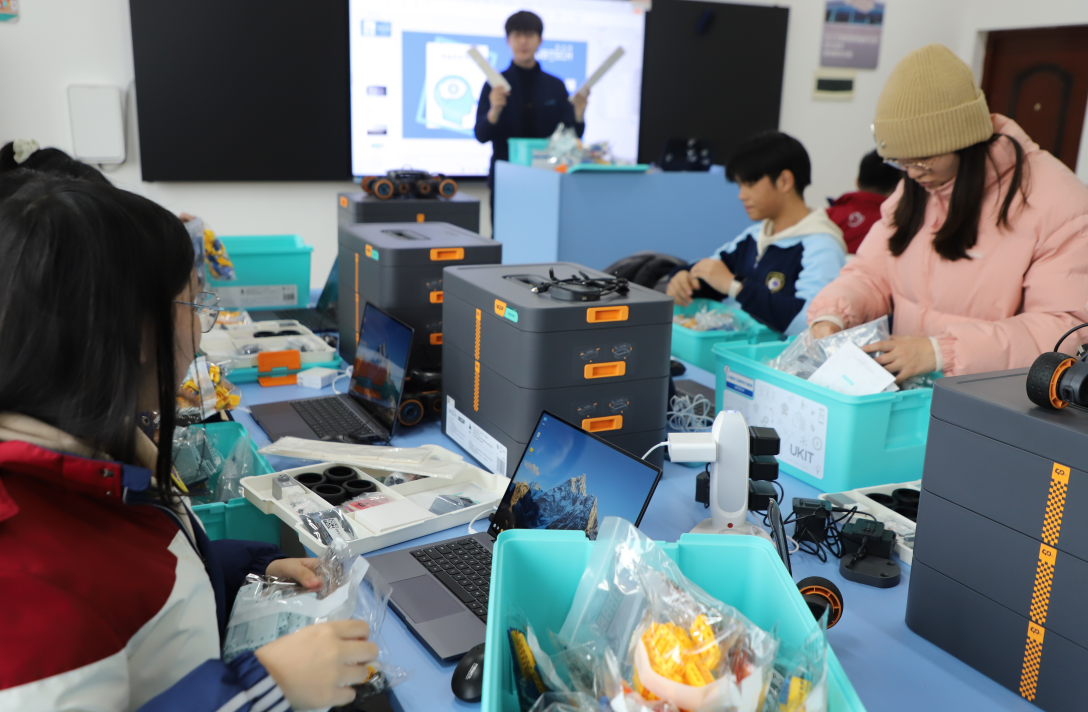 人工智能进校园，如何显身手