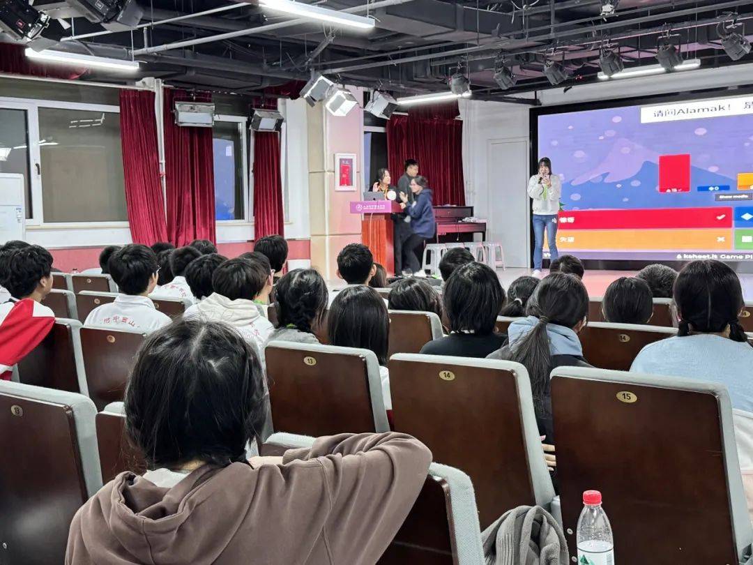 王光彦会见新加坡教育部常任秘书林宛蓉