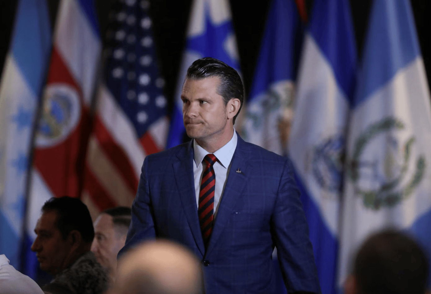 突发！美国出动6架B-2轰炸机！以军总长：准备打持久战！美媒：哈梅内伊藏身地堡，已提名了接班人！特朗普称美情报总监搞错了情报