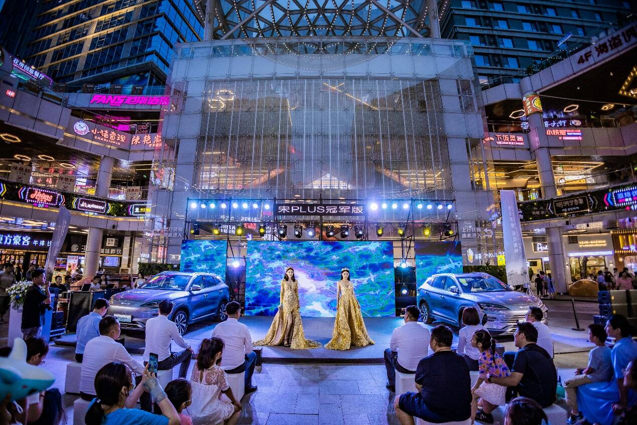 荣耀启动上市辅导，供应链反哺推动行业升级