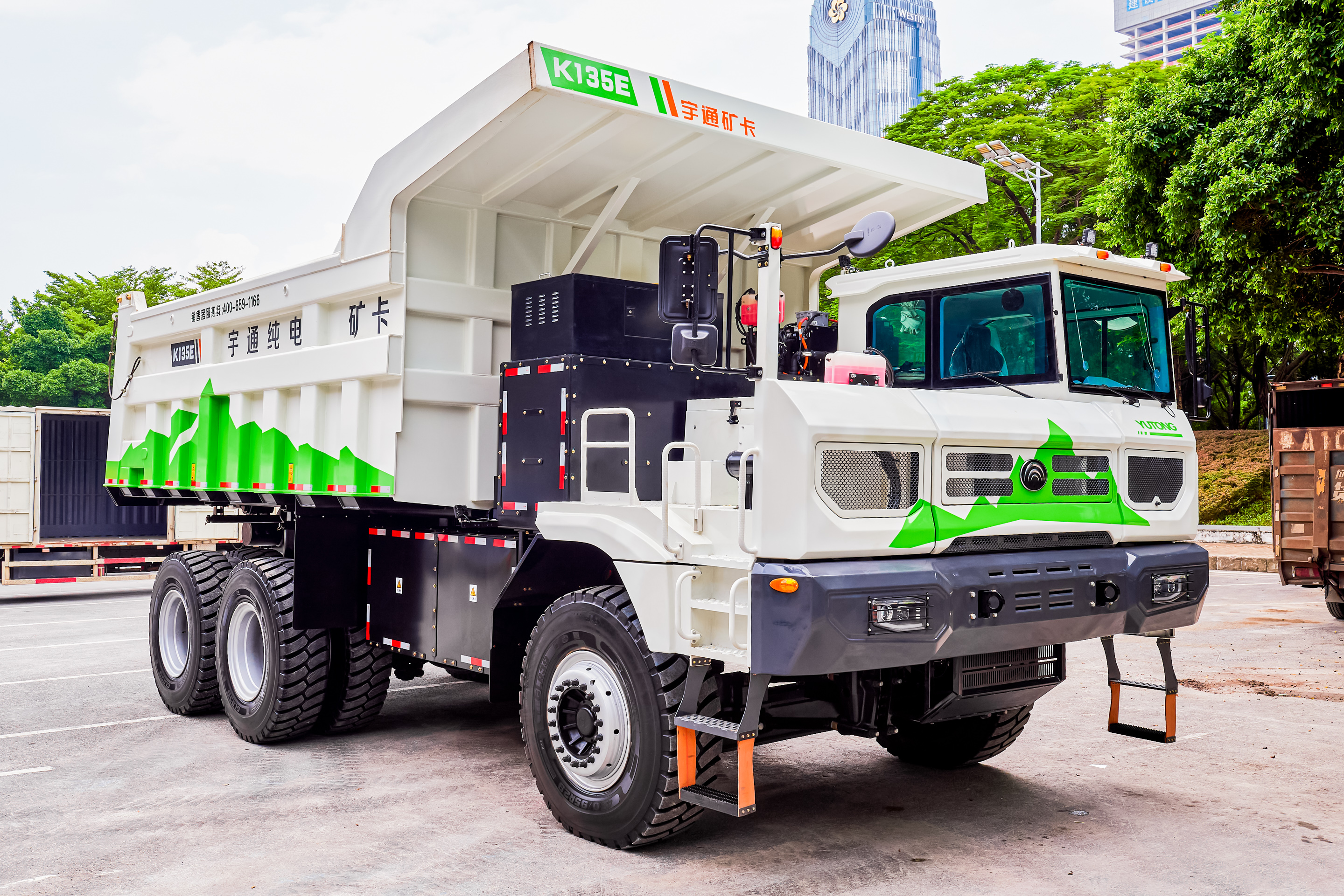 宇通重工焕新品牌 一次性发布7款新品