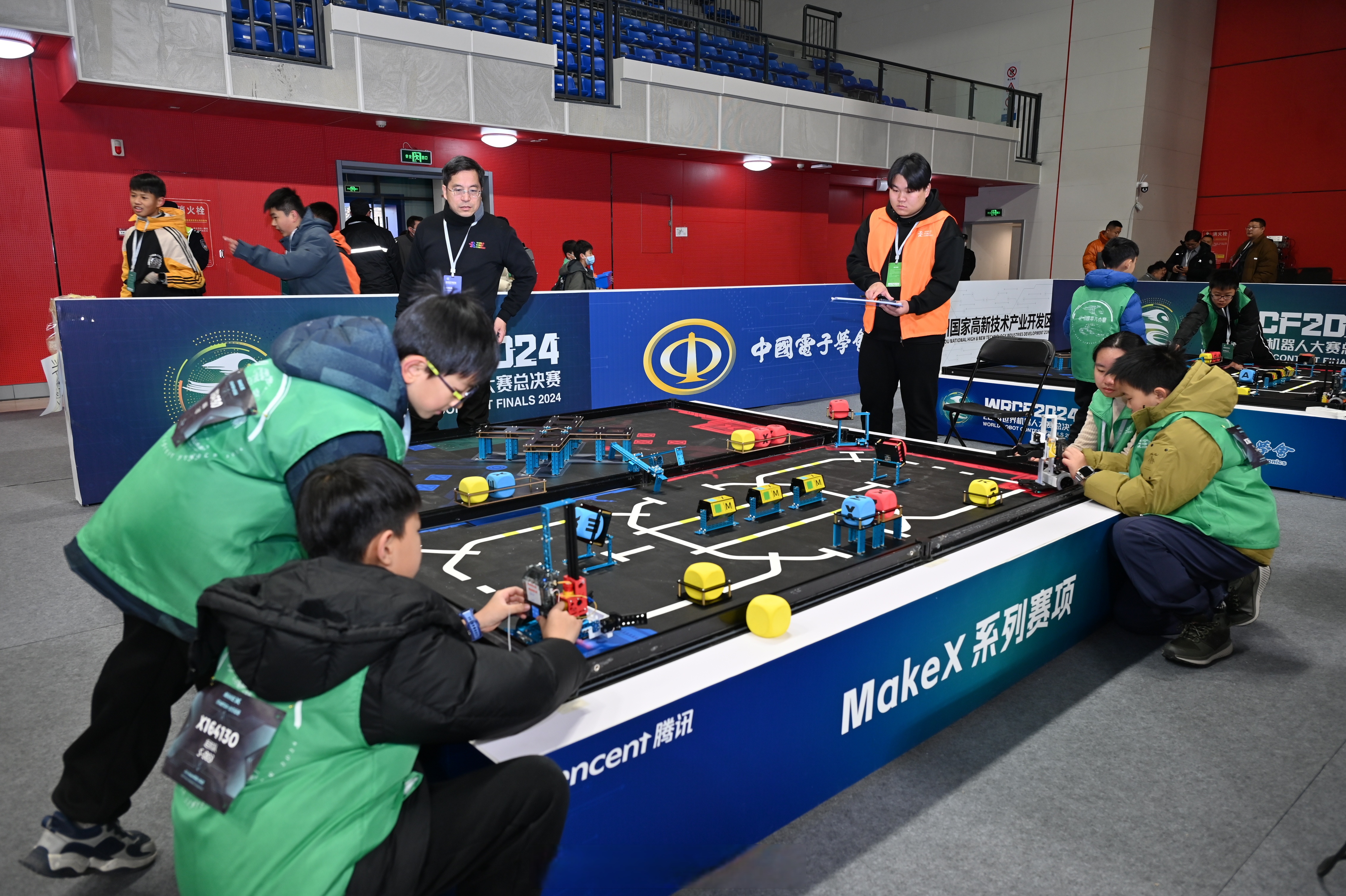 期待！世界机器人运动员8月大比拼