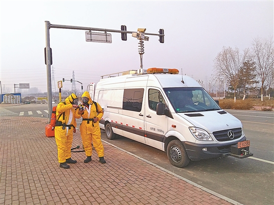 中国石油集团董事长戴厚良会见厄瓜多尔能矿部副部长费雷拉