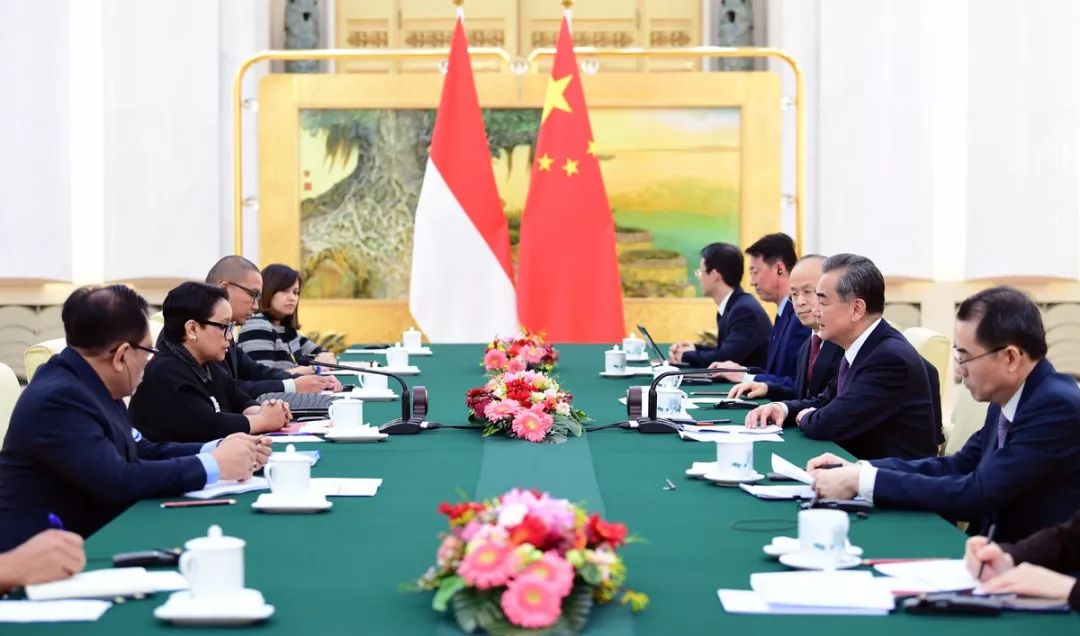 王毅会见越南副总理兼外长裴青山