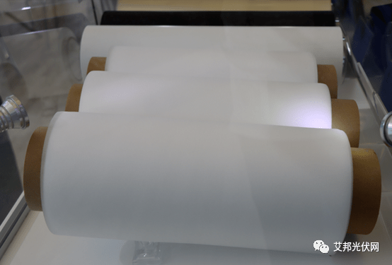 上半年净利预计“腰斩”，光伏胶膜龙头福斯特主业承压，电子材料难挑大梁