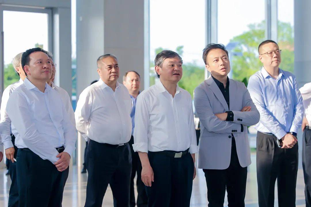 生态环境部部长黄润秋赴四川省调研生态环境保护工作