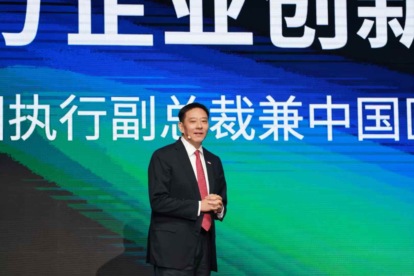 联想与呼和浩特市签署城市超级智能体战略合作