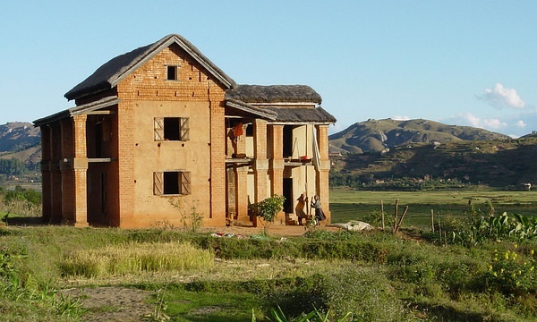 马达加斯加交通现代化迈出重要一步