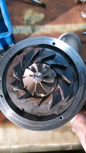 潍柴动力获得实用新型专利授权：“增压器润滑系统及发动机”