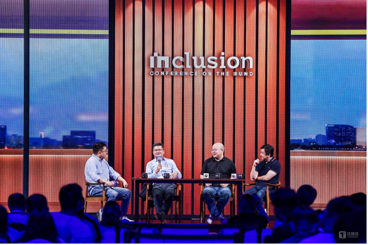 【WAIC2025】MiniMax创始人闫俊杰：AI公司不是重新复制一个互联网公司