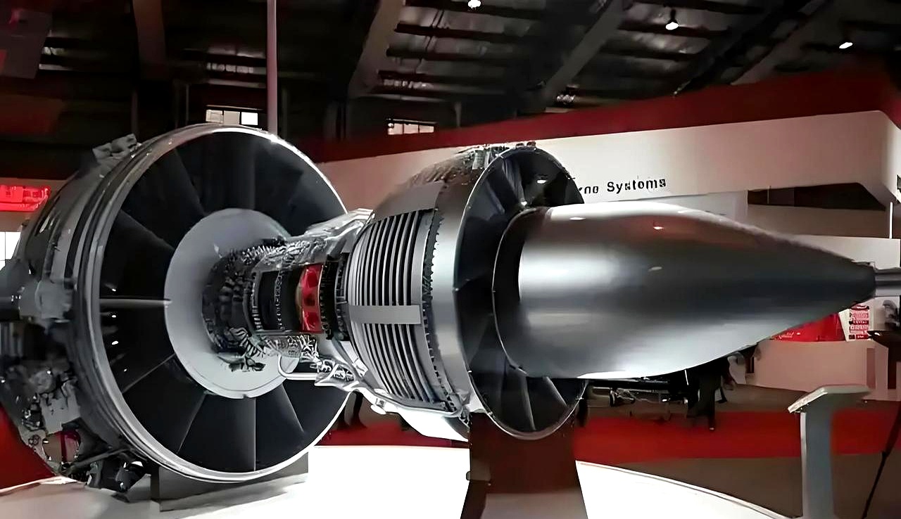 国内首台最大推力液氧煤油火箭发动机总装交付