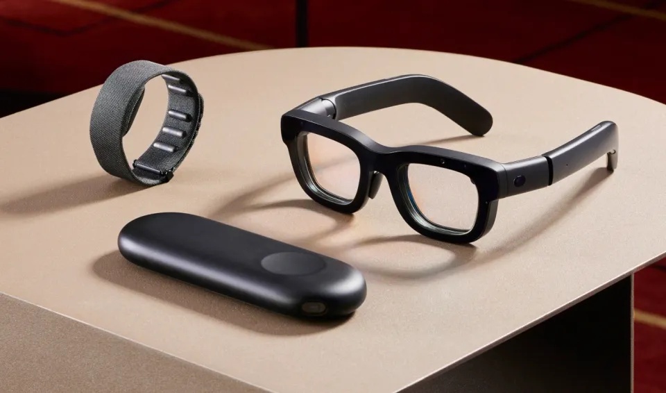 “看一下”即支付！阿里巴巴公布首款AI眼镜研发进展