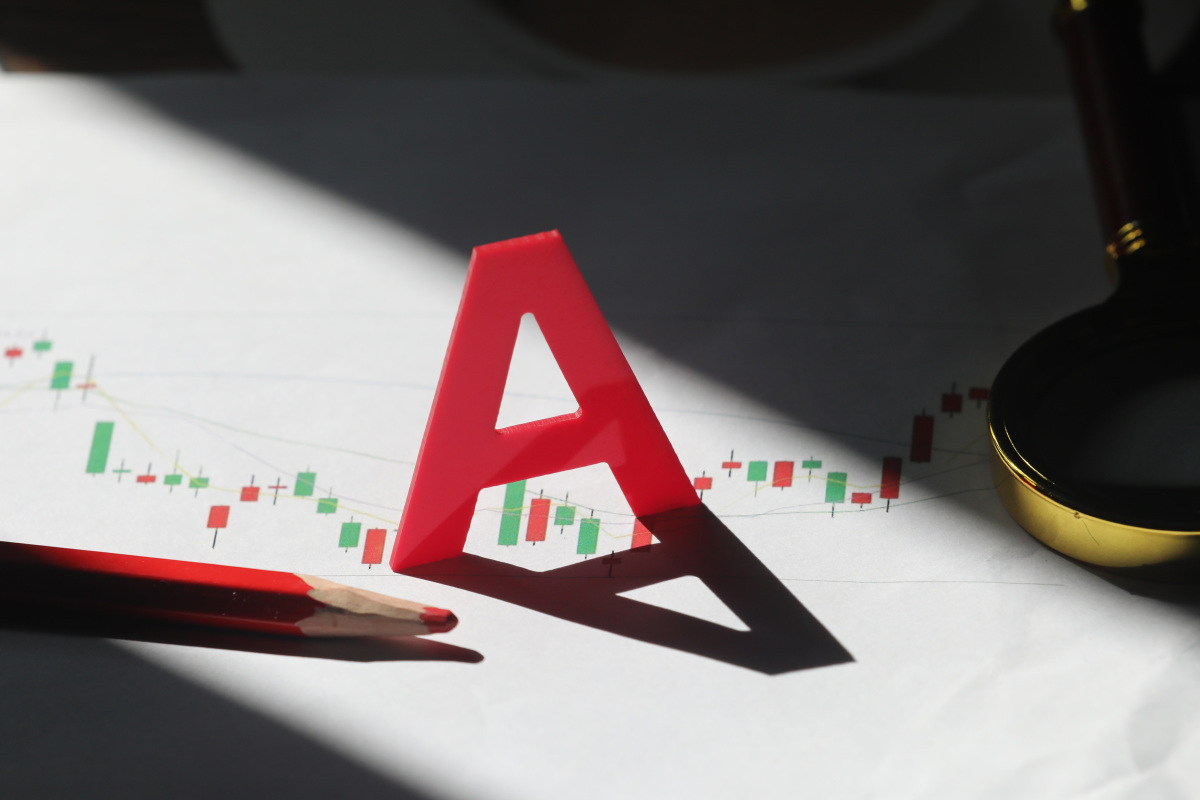 刘煜辉今天发声：中国的权重蓝筹，向上可能就是欠缺一个事件的触发