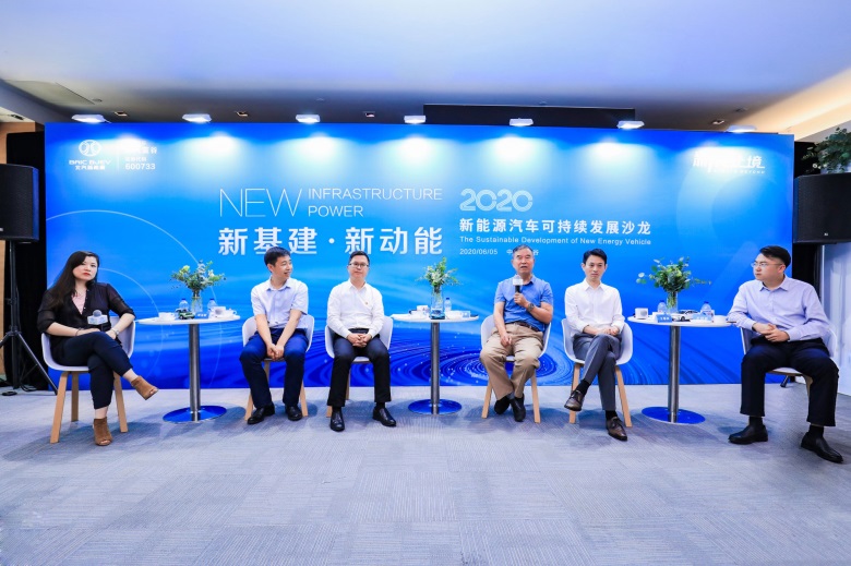 风语筑中报扭亏难挡实控人套现背后：增长动能不足，去年现上市首亏