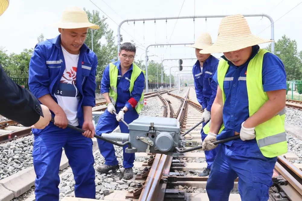 中国通号密封型转辙机成功中标两条宁波市域（郊）铁路项目