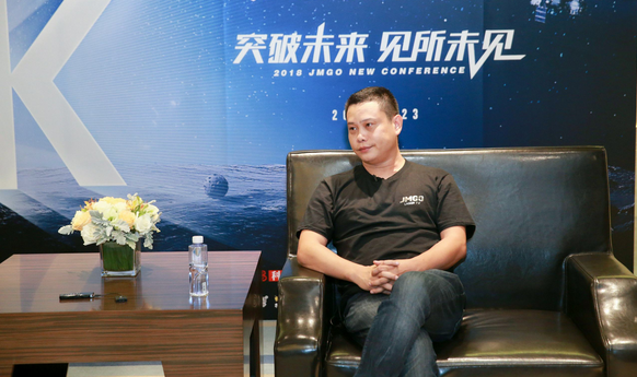 牵手港交所，阿里前董事会主席张勇有新职务！