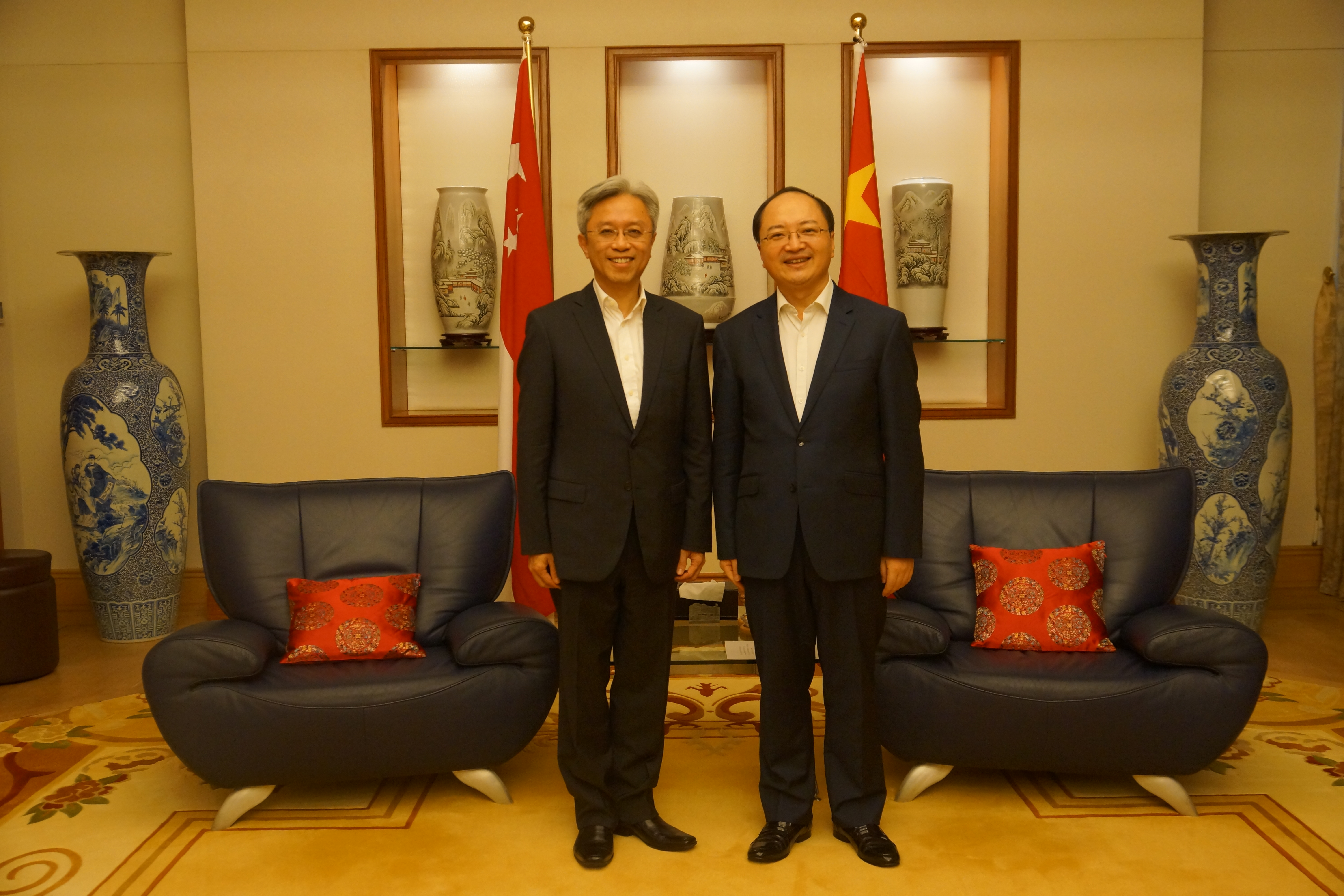 房新文总领事出席香港澳洲商会维州分会2025年商业成就奖颁奖典礼