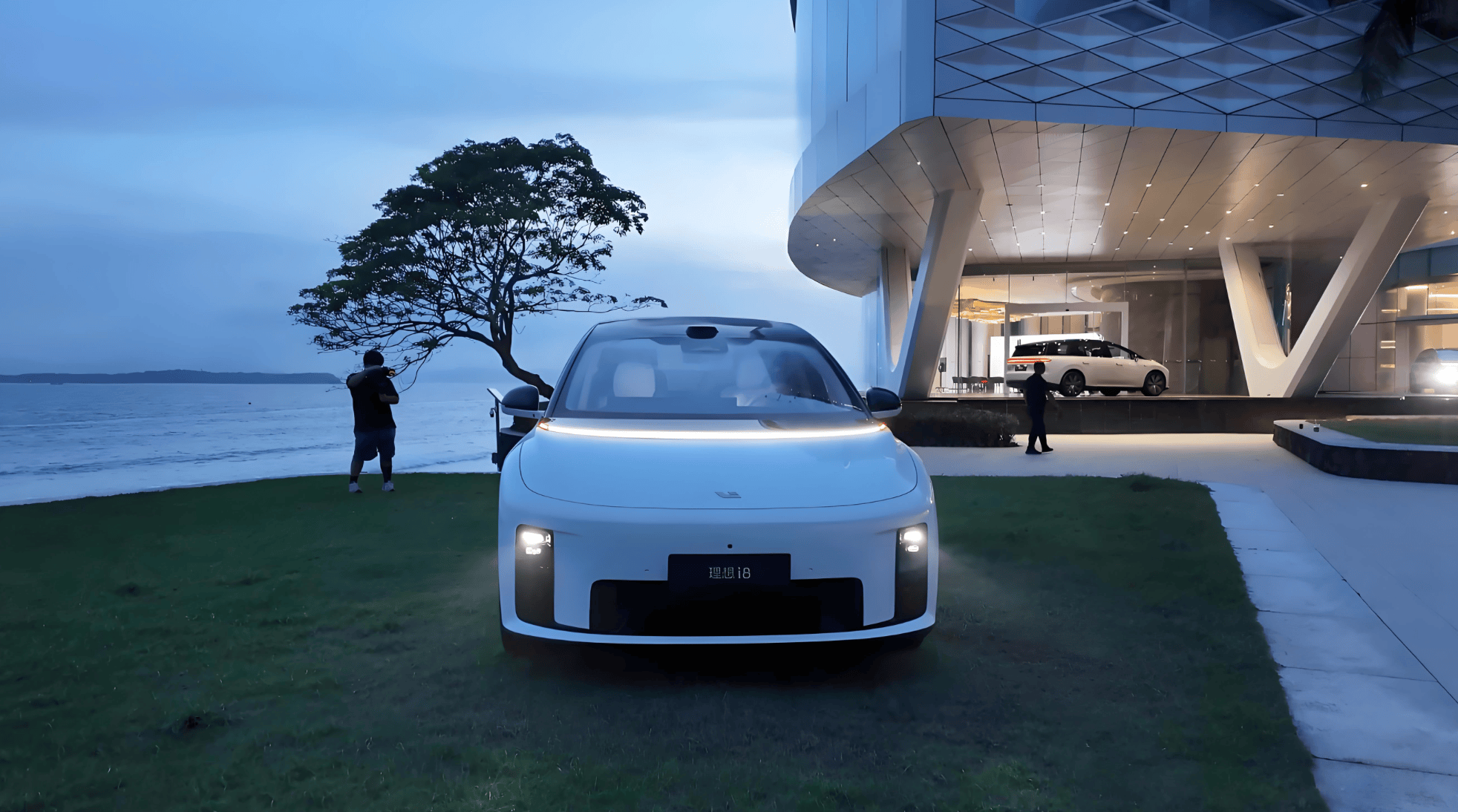 理想回应碰撞测试，中国汽研介绍测试情况；局地超42℃！陕川渝鄂高温或破历史极值；电影《731》定档9月18日丨每经早参