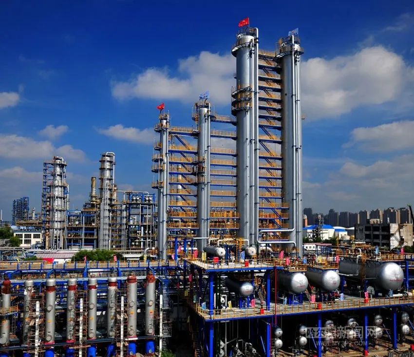 上海：推动石化企业“去油增化”，布局新型功能材料