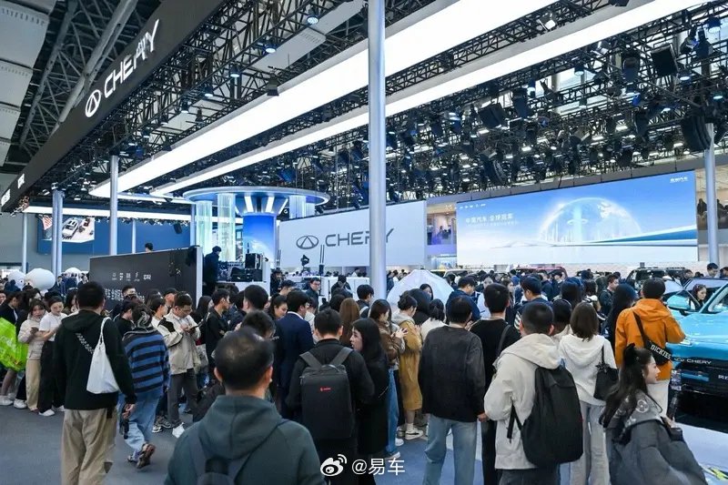 乘联分会：2025年12月新能源乘用车厂商出口27.3万辆 同比增长119.8%