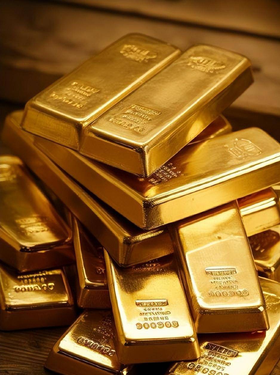 黄金站上4600美元 追？等？还是撤？