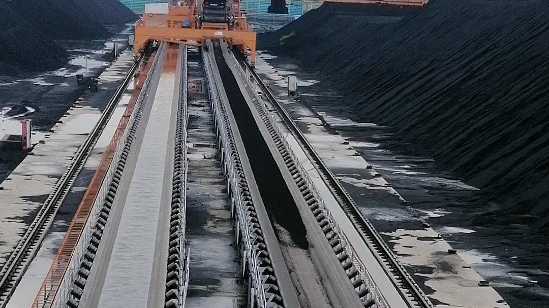 华电科工：中标唐山港约3.73亿元斗轮堆取料机项目