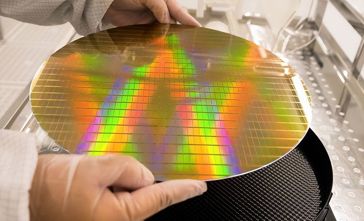 中外联合团队在新型半导体材料领域取得重要进展