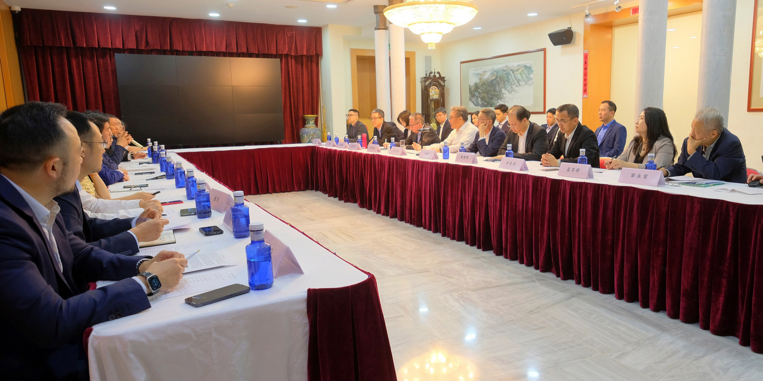 商务部部长王文涛与澳大利亚贸易部长法瑞尔、农业部长柯林斯通话