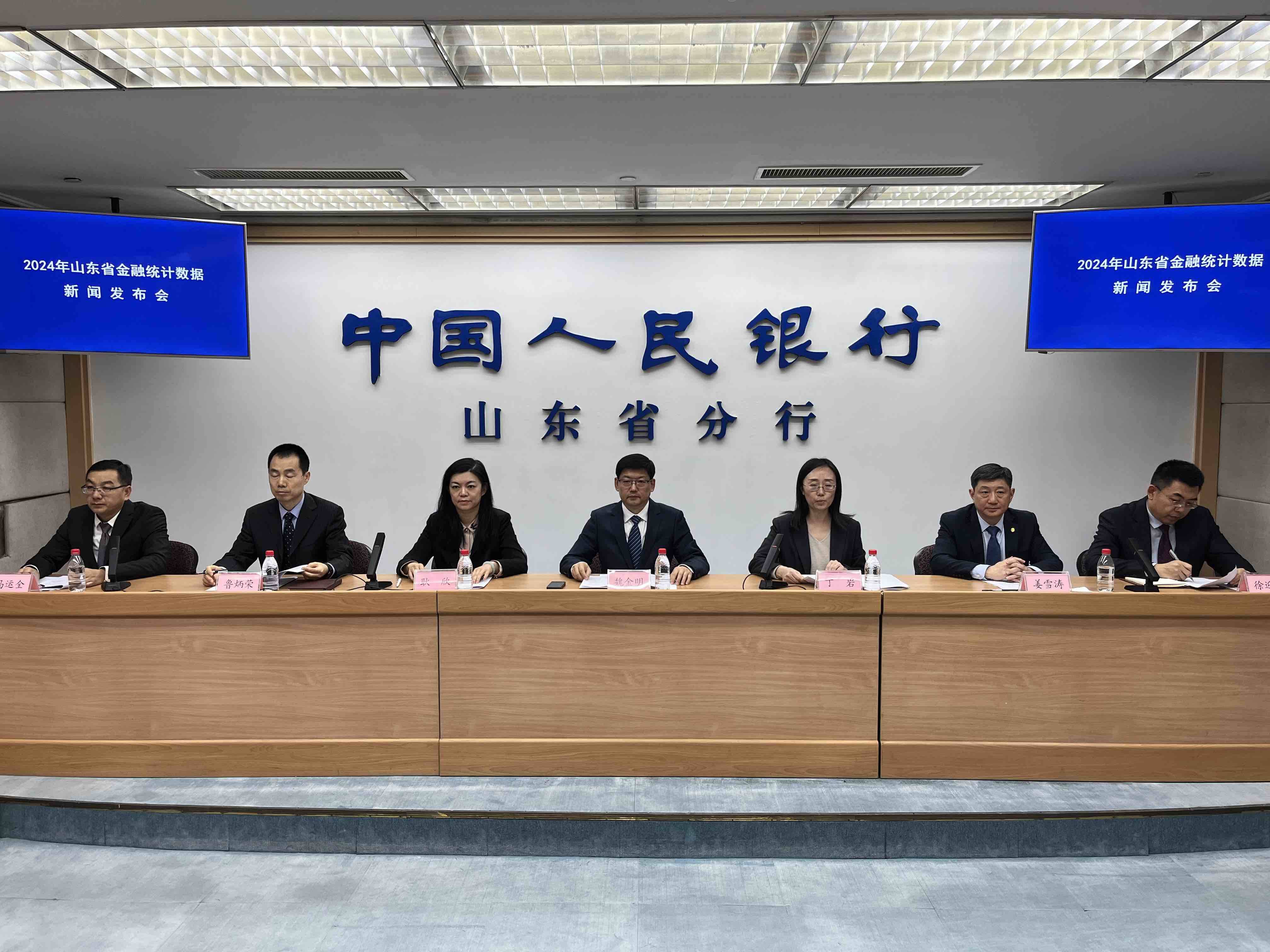 2025年银行间市场共有超10万亿元债务融资工具发行