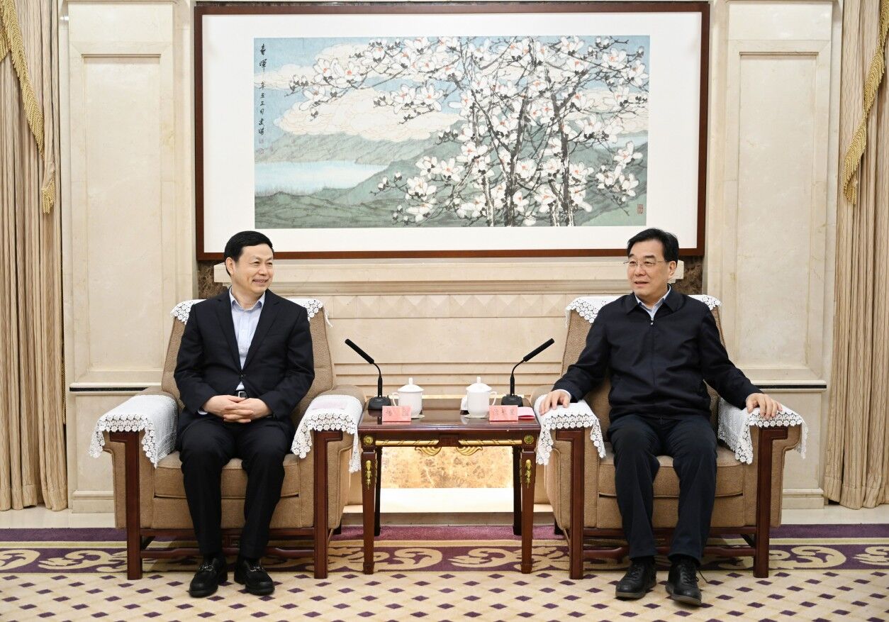 许昆林王新伟会见中国黄金集团董事长周洲一行