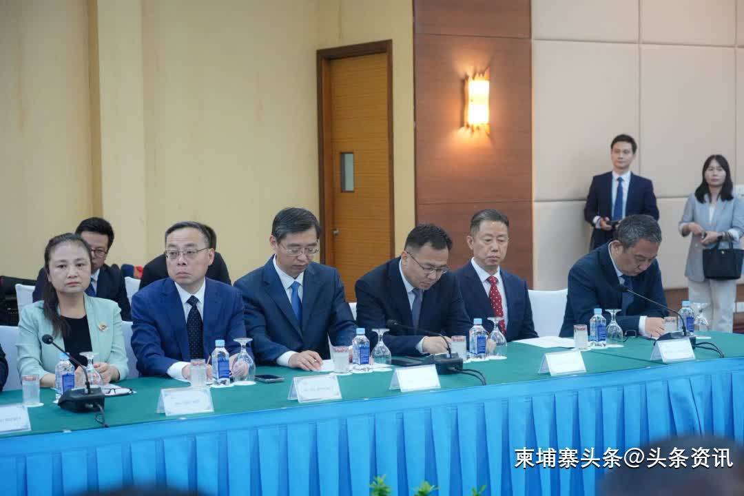 许昆林王新伟会见中国黄金集团董事长周洲一行